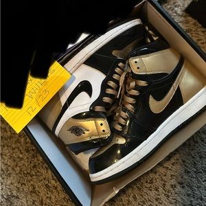 Gold Toe 1s